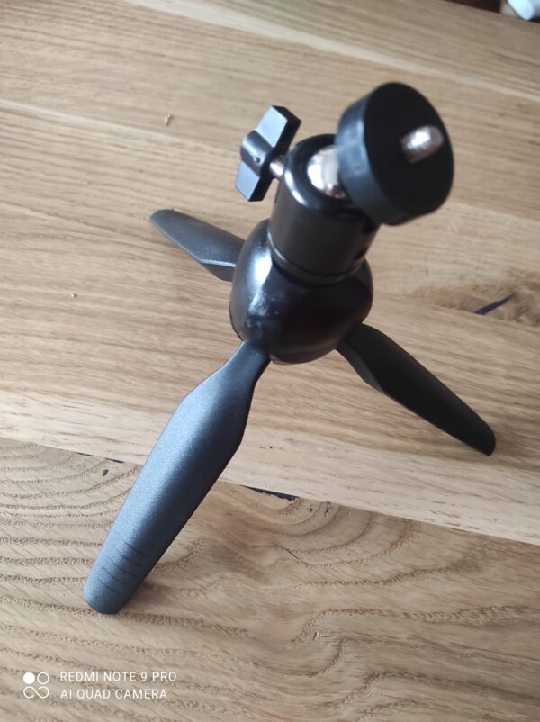 STATYW-1-4-MINI-STABILNY-MALY-TRIPOD-STOLOWY-Projektor-Aparat-Kamera STATYW 1/4 MINI STABILNY MAŁY TRIPOD STOŁOWY Projektor Aparat Kamera